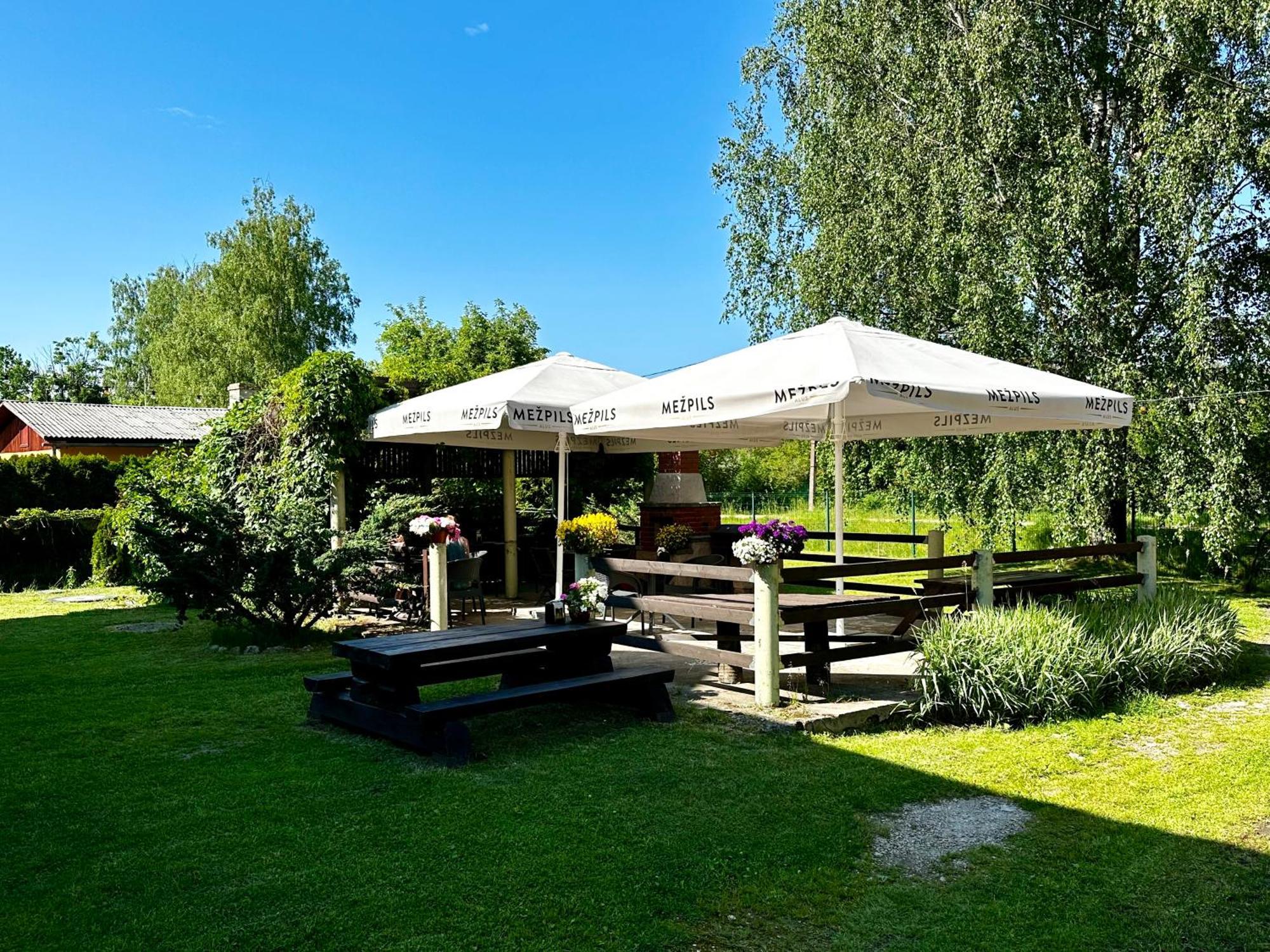 Villa Gales Hotel Saulkrasti Exteriör bild